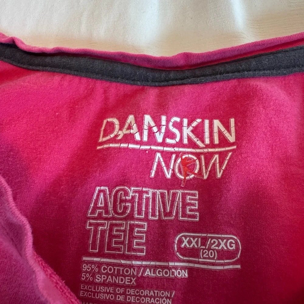 Danskin Now Women's Fuchsia Pink Active Tee - XXL (20) Short Sleeve Athletic Top - Picture 3 of 8